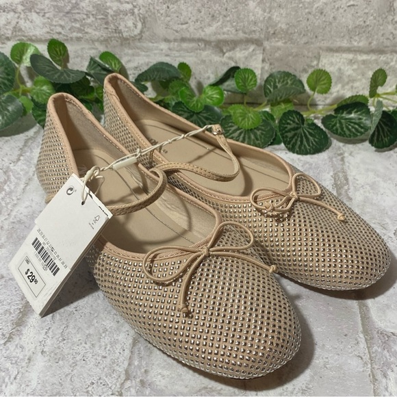 Nwt Zara Cream Silver Studded Flats with Buckle closure Size‎ USA 2.5 EUR 34 - Picture 6 of 8